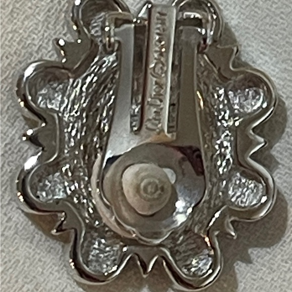 Christian Dior Germany SINGLE Silvertone Clip Earring - Picture 4 of 7